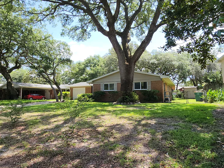 307 Priscilla Dr — Photo 2