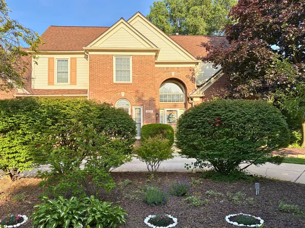 6028 Meadowview Dr, Canton, MI 48187