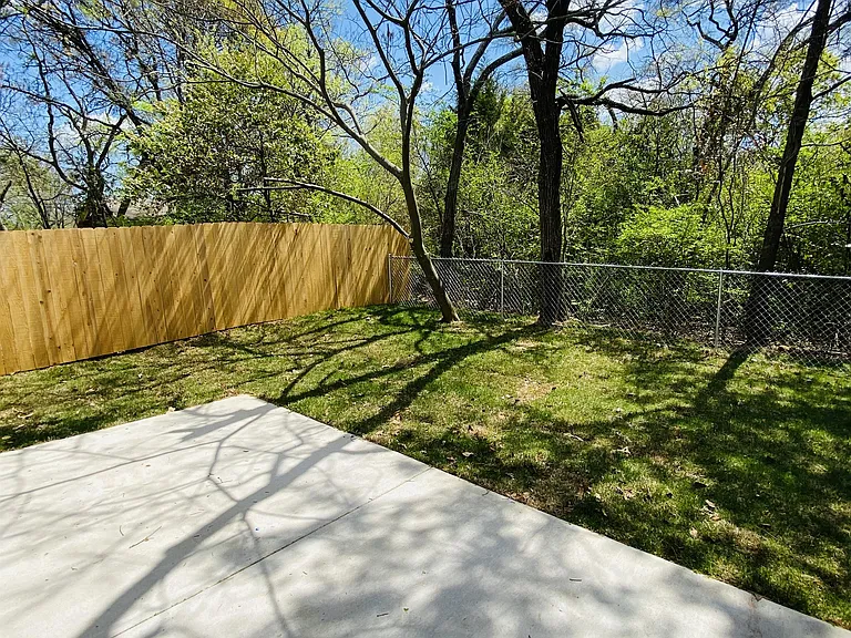 312 E Heron St — Photo 18