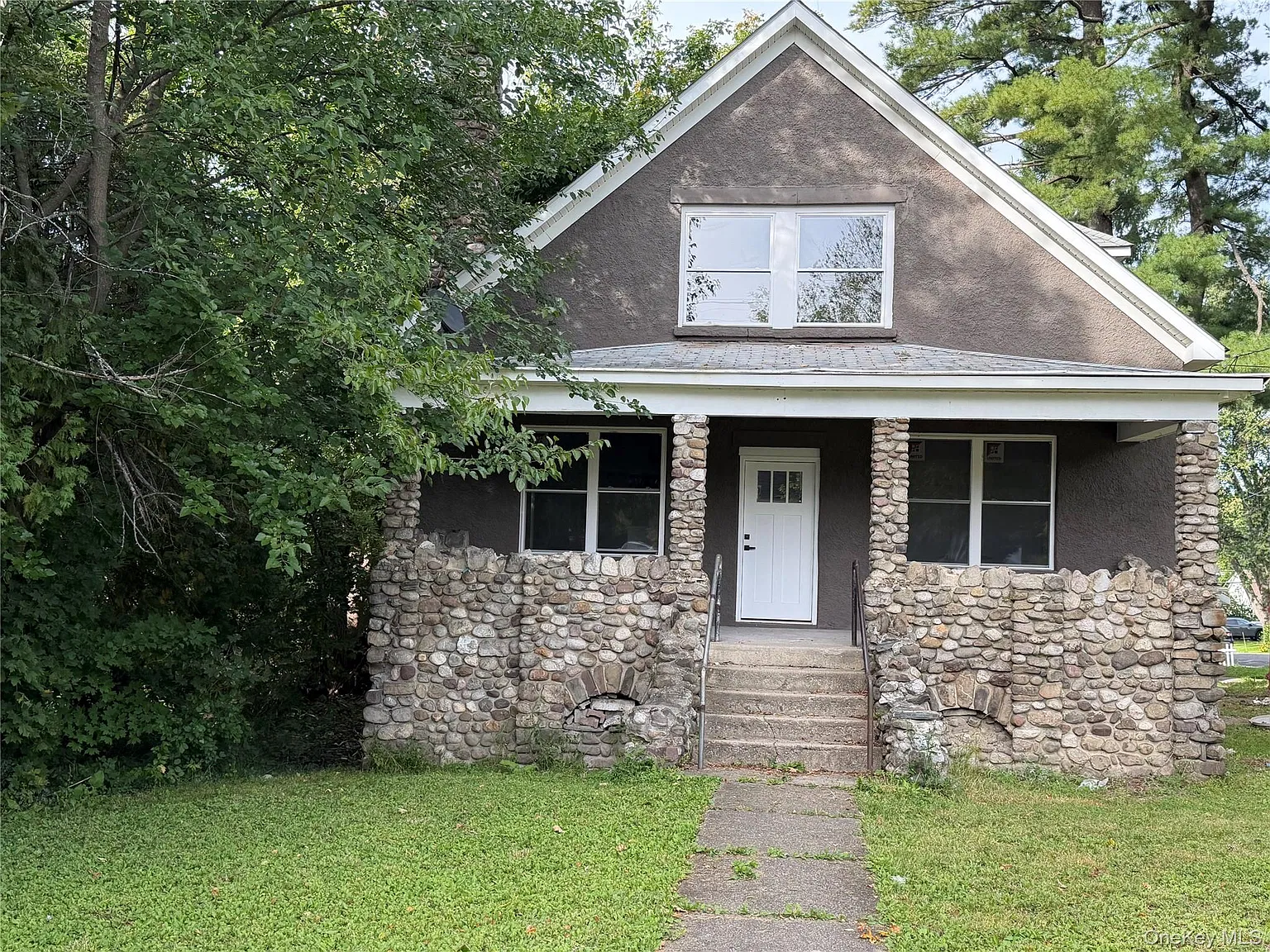 2 bed, 1.0 bath, 1000 sqft, $2,500 — Photo 1