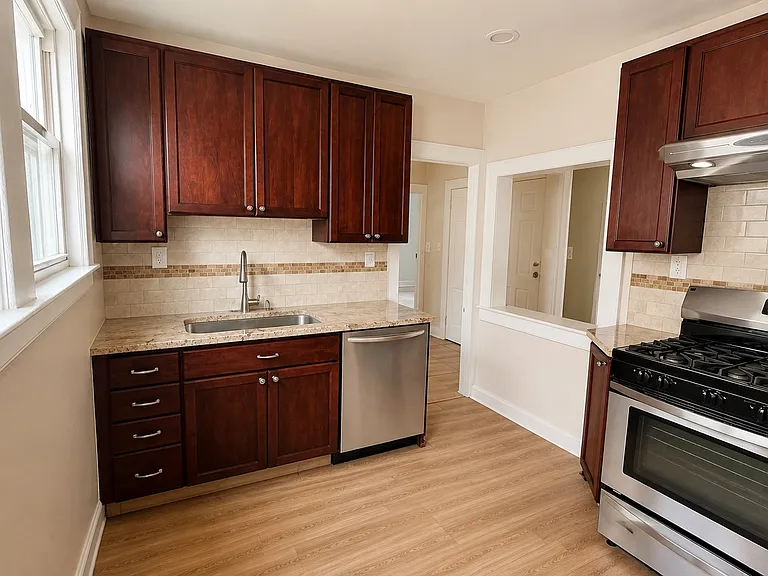 9 Lakewood Ter #2 — Photo 2