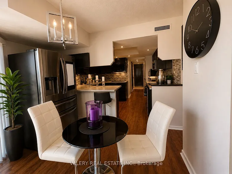 25 Cumberland Ln #214 — Photo 6