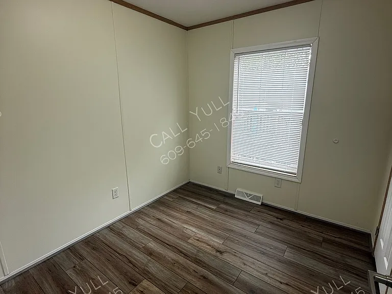 435 Franks Dr — Photo 7