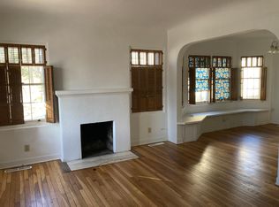 610 Ridge Pl NE, Albuquerque, NM 87106