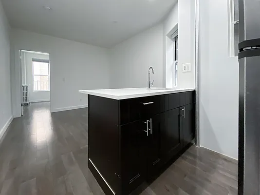 Rented by Kahen Properties | media 9