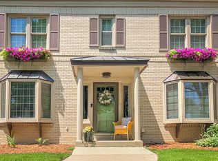 5003 N Woodburn St, Whitefish Bay, WI 53217