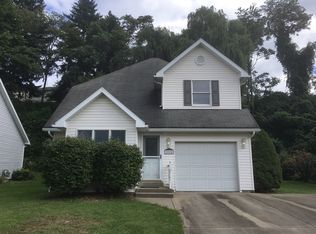 2022 Pinecrest Dr, Morgantown, WV 26505