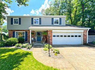 5694 Shady Hollow Ln, Cincinnati, OH 45230