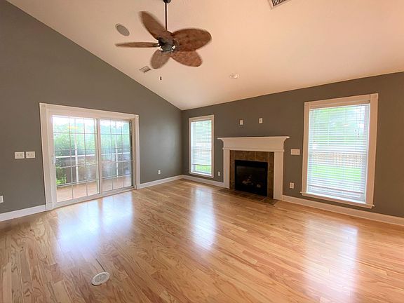 4th image of 217 Heartwood Dr