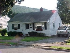 1st image of 526 Grandview Pl S