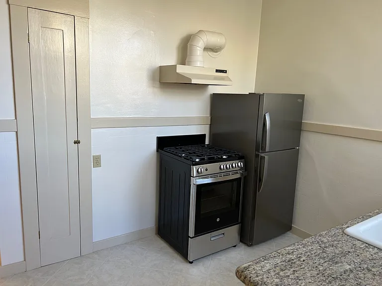176 Julian Ave #6 — Photo 6