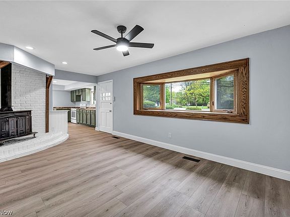 5th image of 5949 Jaycox Rd