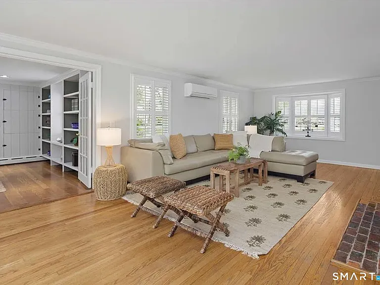 67 Maple Ave N — Photo 4