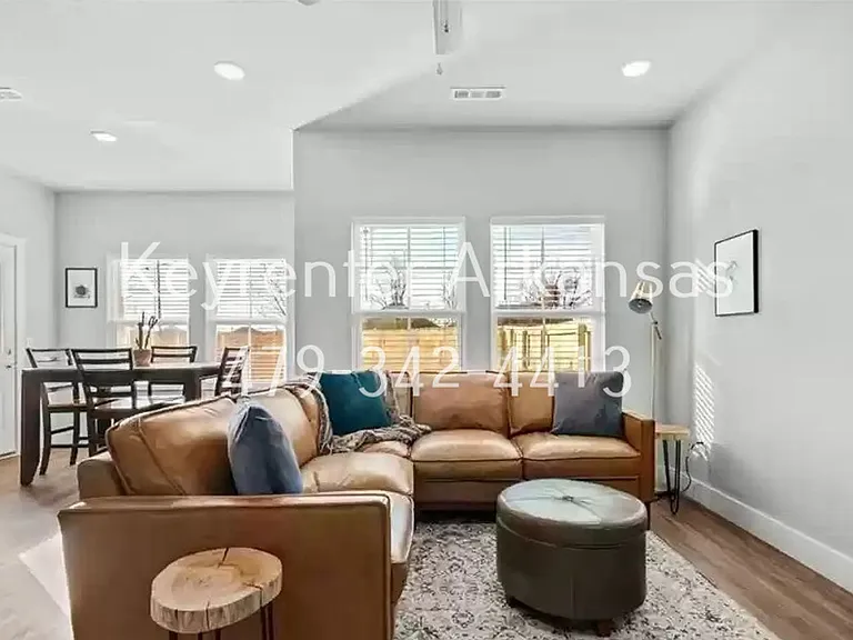 Come live in this brand new duplex in the heart of NWA — Photo 6