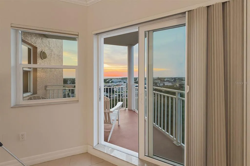 2 bed, 2.0 bath, 1283 sqft, $1,975 — Photo 3
