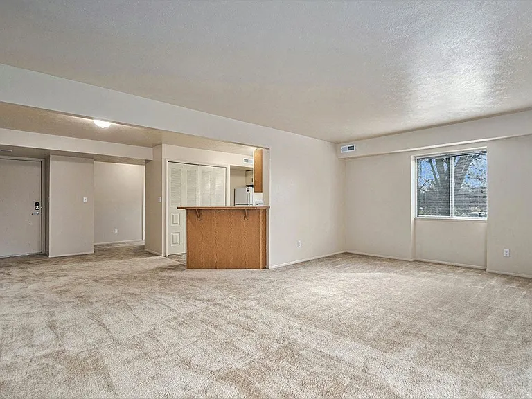 Indian Lakes Apartments — Photo 69