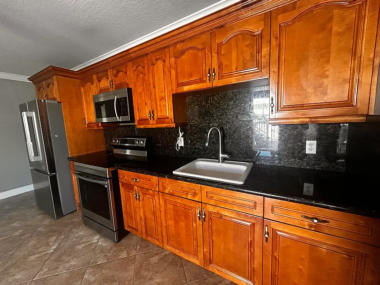 156 Marina Ave — Photo 17