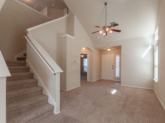 4th image of 716 Alamo Plaza Dr