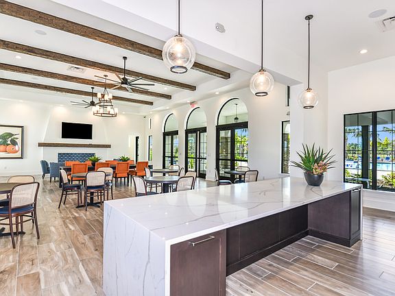 4th image of 237 Altamura Cir