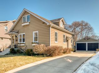 117 McKinley Ave, Geneva, IL 60134