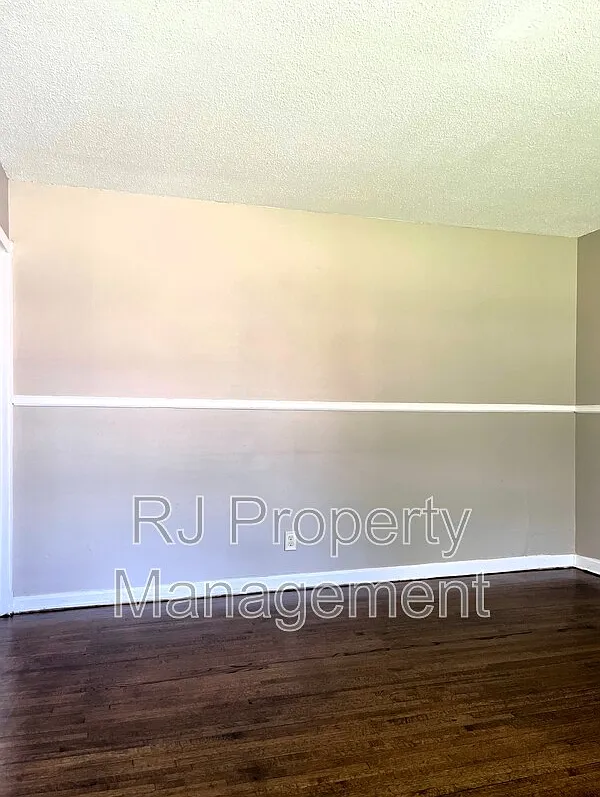 3 bed, 1.5 bath, 1064 sqft, $1,150 — Photo 2