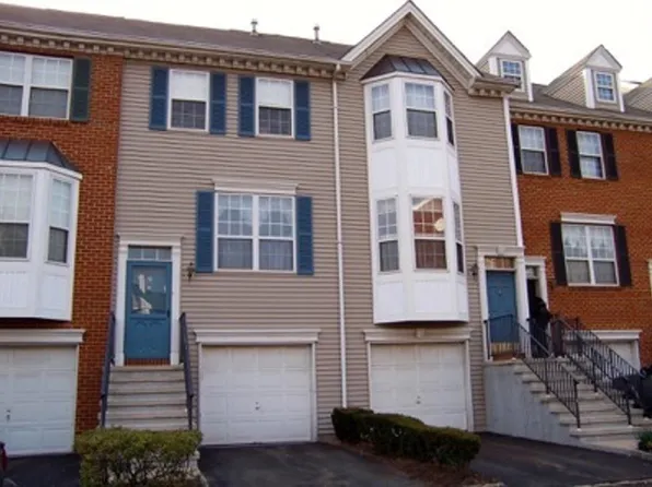 19 Willow Street image 1 of 10