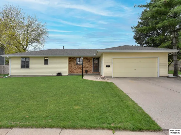 2405 Peterson Ave, Fremont, NE 68025