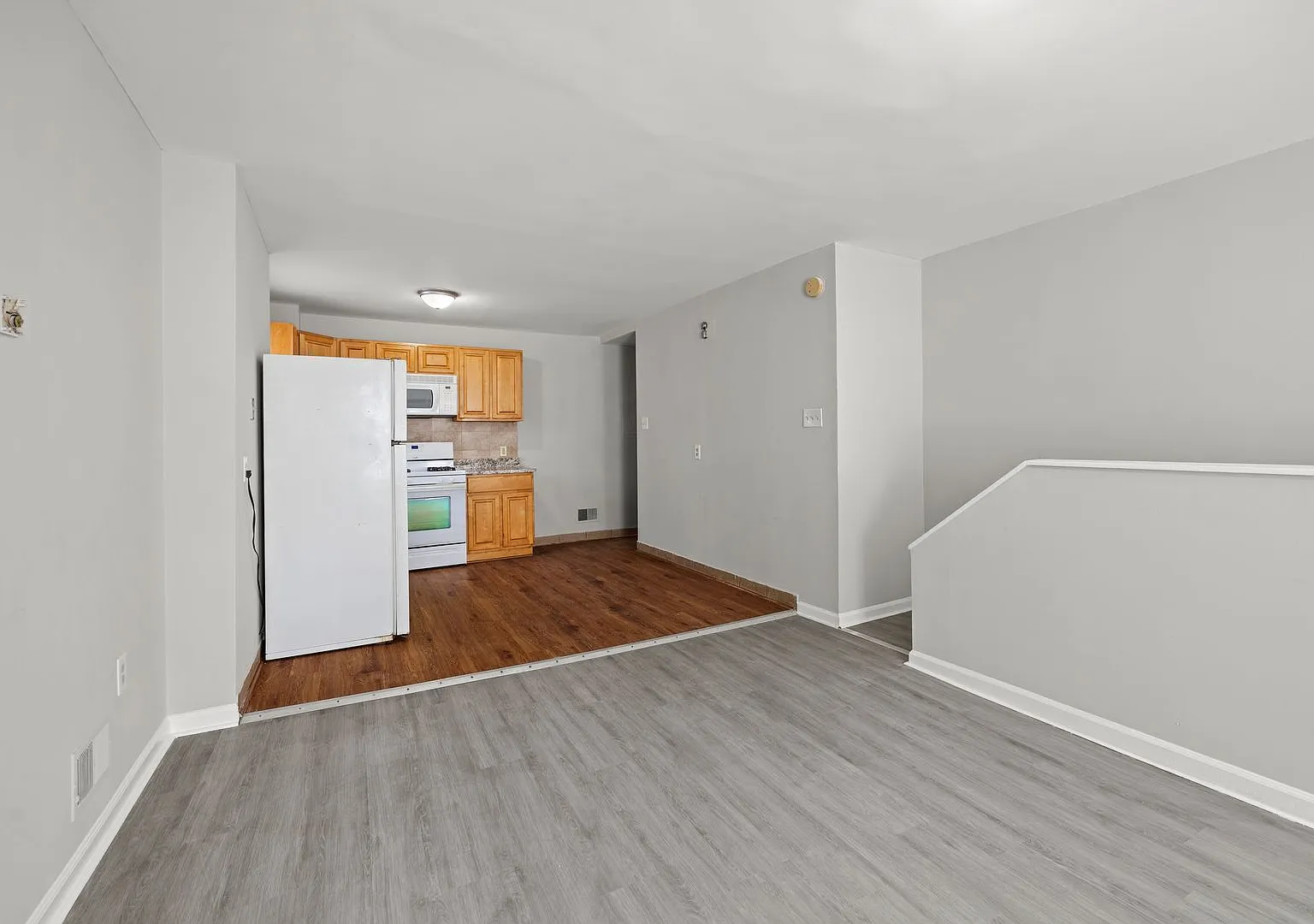 4831 Longshore Ave — Photo 2