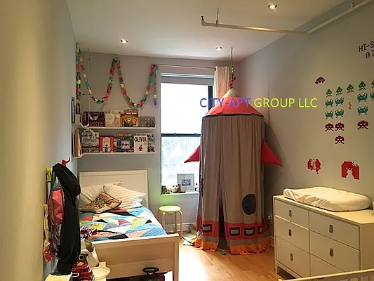 Rented by City Apt Group LLC | media 12
