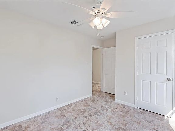 4th image of 21894 Pinewilde Ct