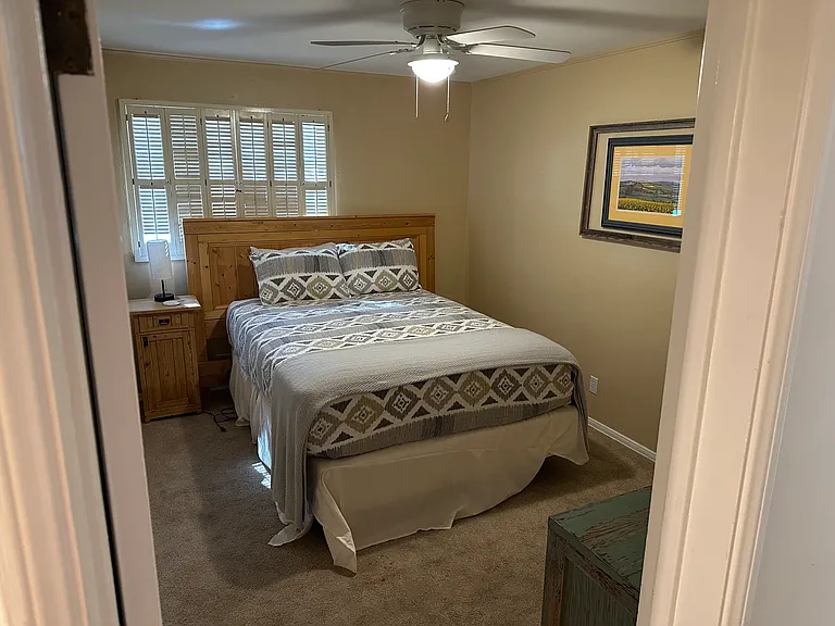Guest bedroom 1