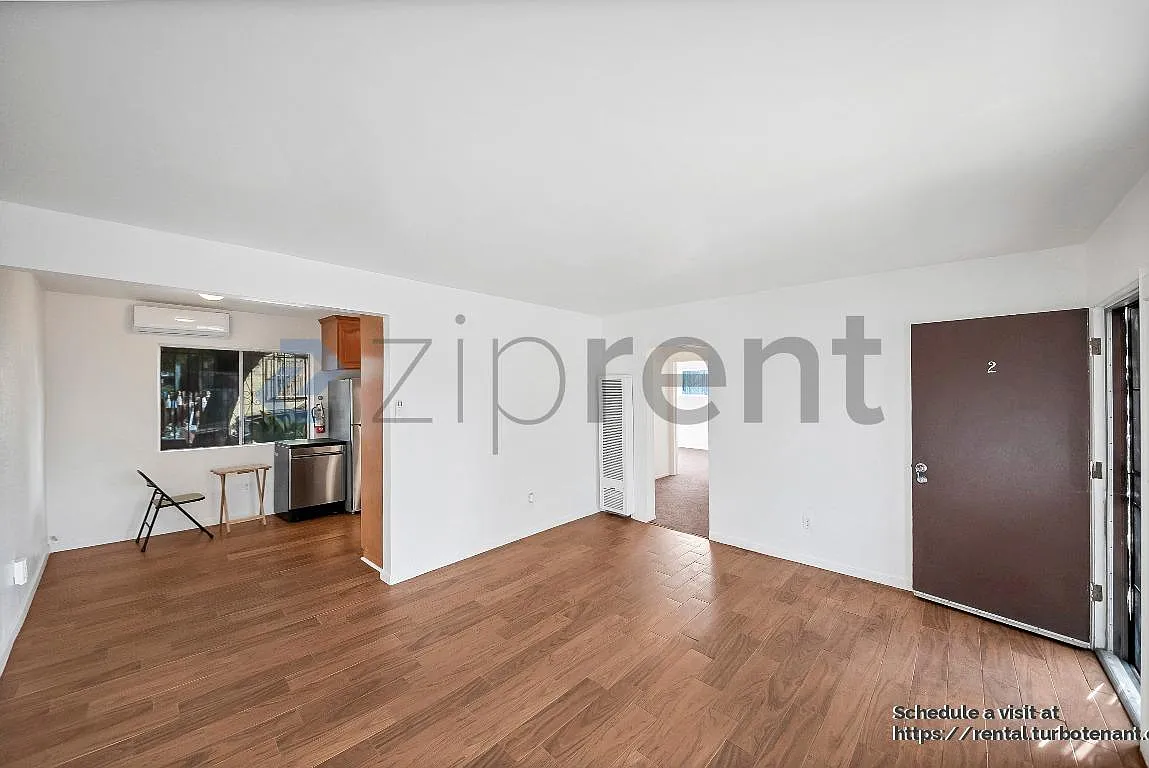 2 bed, 840 sqft, $2,250 — Photo 3