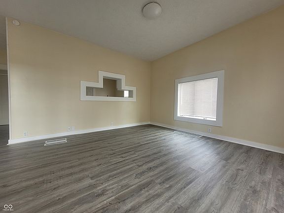 4th image of 500 E College St