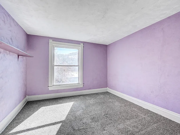 Large 2nd bedroom - can be repainted if desired!