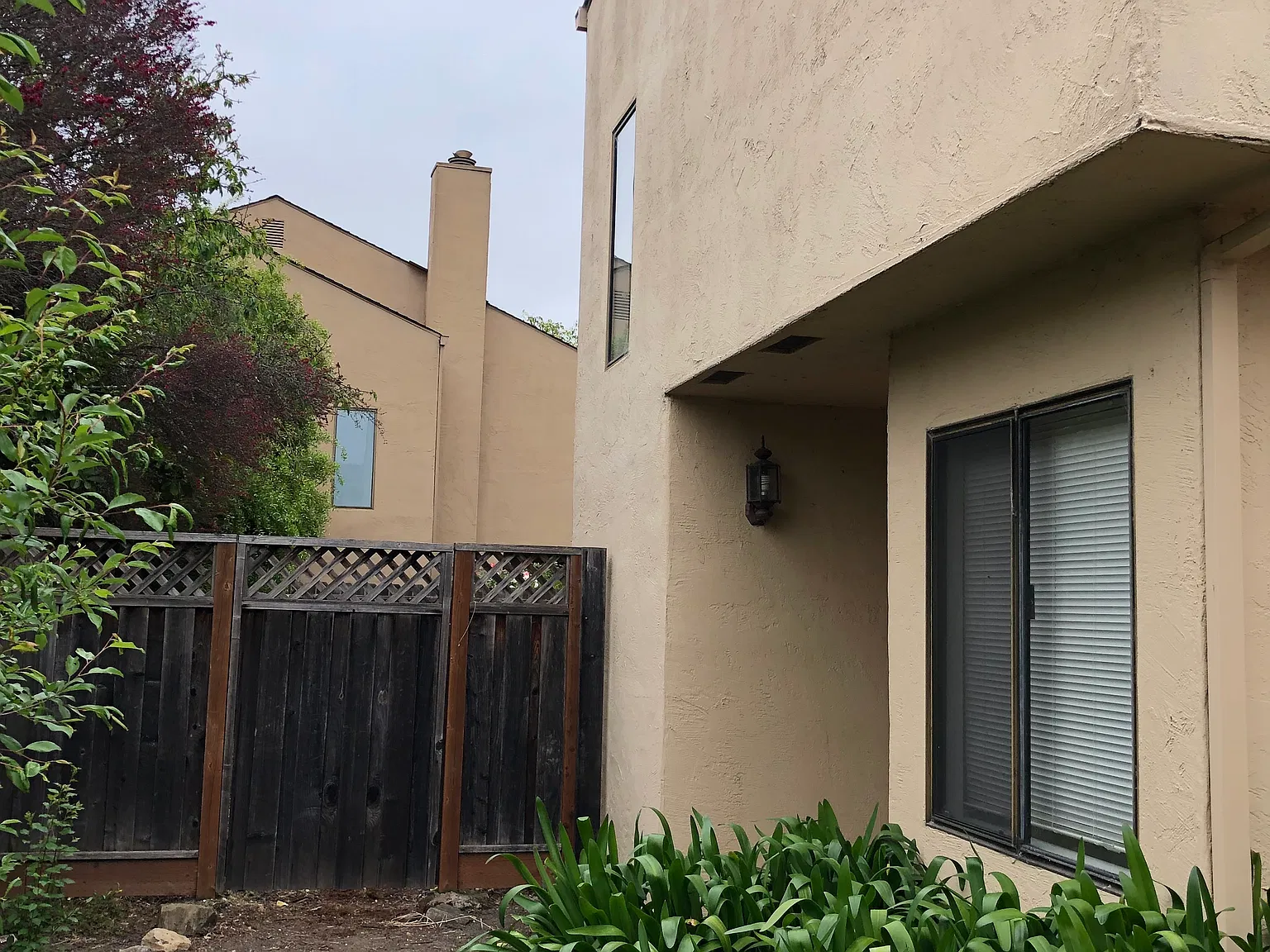 3 bed, 2.5 bath, 1350 sqft, $3,175 — Photo 1