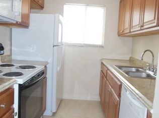 904 E Tiffany Dr APT 4, Mangonia Park, FL 33407