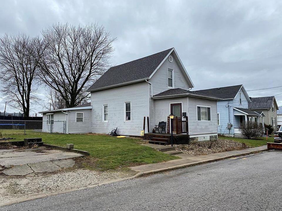 1st image of 205 Fisher St