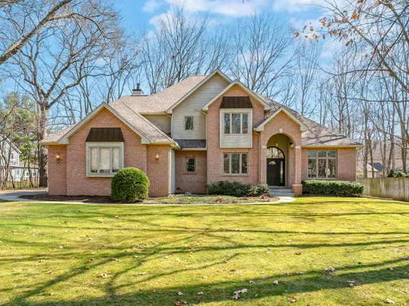8511 Finch Dr, Kalamazoo, MI 49009