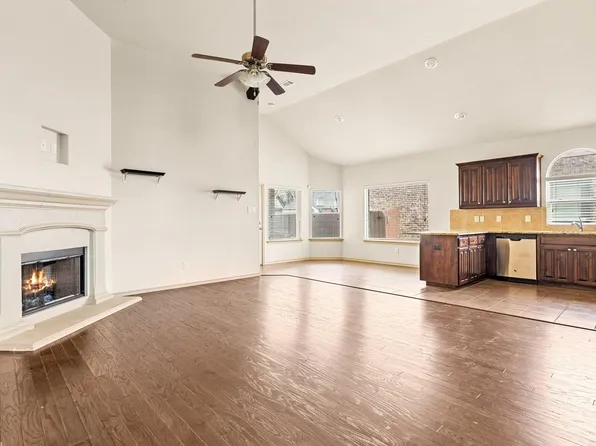 6669 Friendsway Dr, Fort Worth, TX 76137