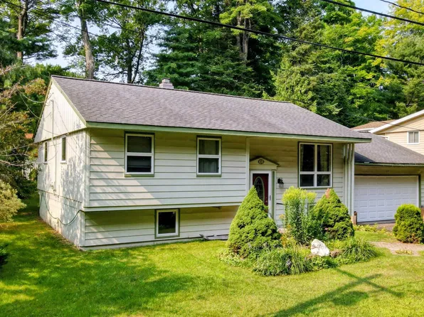 22175 Ridge Rd, Houghton, MI 49931