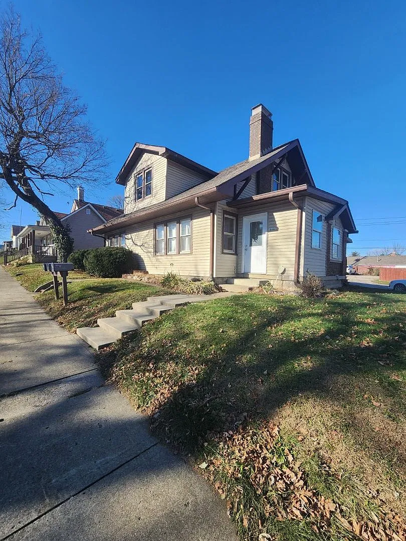 Spacious Two Bedroom Triplex in Mooresville, Indiana — Photo 1