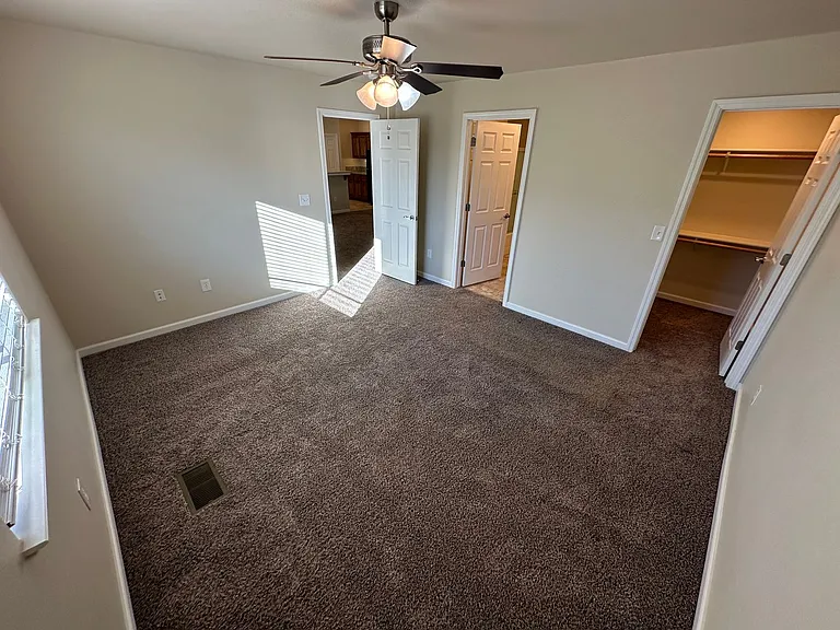 4561 Spaight Way — Photo 5