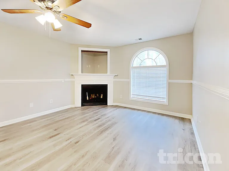 1219 Falls Creek Ct — Photo 3