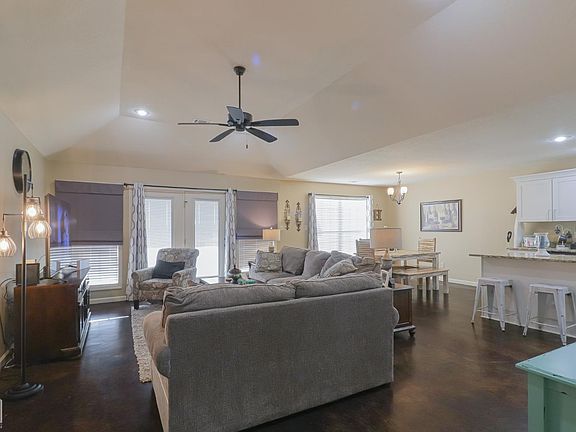 5th image of 417 Arrowhead Rd