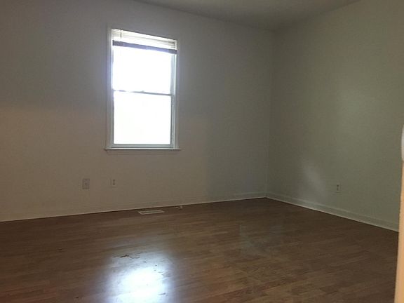 3rd image of 102 David Dr APT F6