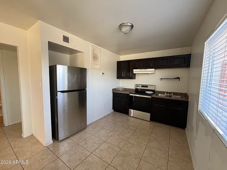 1321 W Vogel Ave #5 — Photo 1