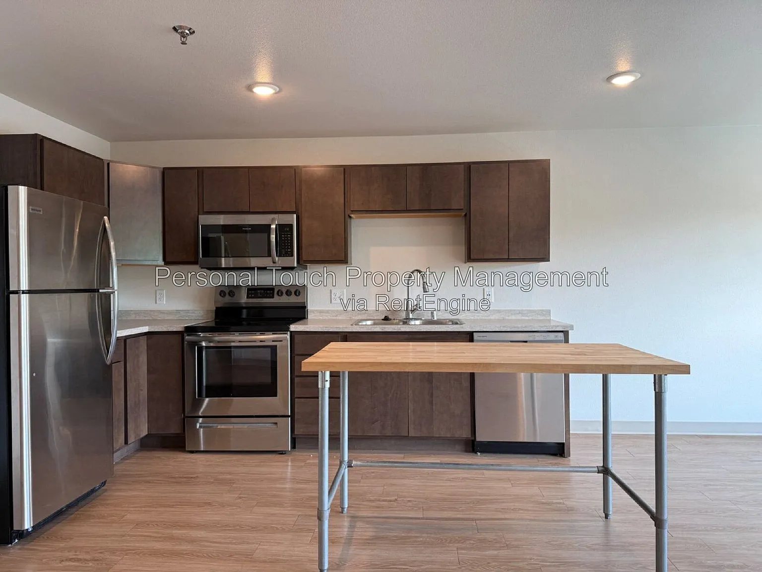 2 bed, 1.5 bath, $1,350 — Photo 2