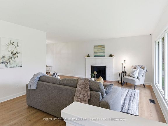 4th image of 3517 Charleville Rd