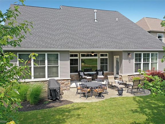 3rd image of 4121 Saint Theresa Blvd