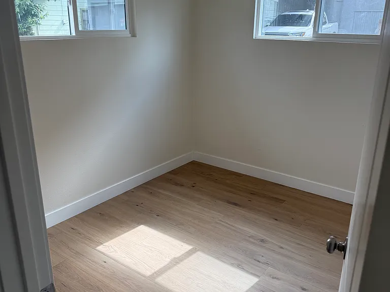 6540 S Pickering Ave — Photo 6